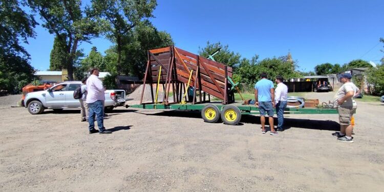 Puerto Gaboto: LA LOCALIDAD AVANZA CON LA CONSTRUCCIÓN DE CORRALES PARA MEJORAR LA GANADERÍA EN LAS ISLAS