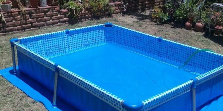 Rafaela: Ingresó a un patio ajeno y se llevo la pileta de lona