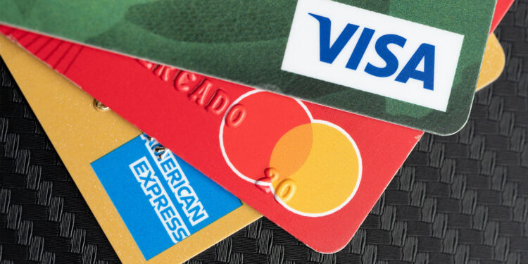 EL GOBIERNO CONFIRMÓ EL NUEVO VALOR QUE TENDRÁ EL DÓLAR TARJETA TRAS LA ELIMINACIÓN DEL IMPUESTO PAÍS