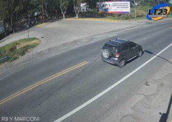 CAÑADA DE GÓMEZ: Cámaras del cent ro de monitoreo municipal identificaron al vehículo y  la policía detuvo al presunto autor del choque e intento de abuso del domingo pasado