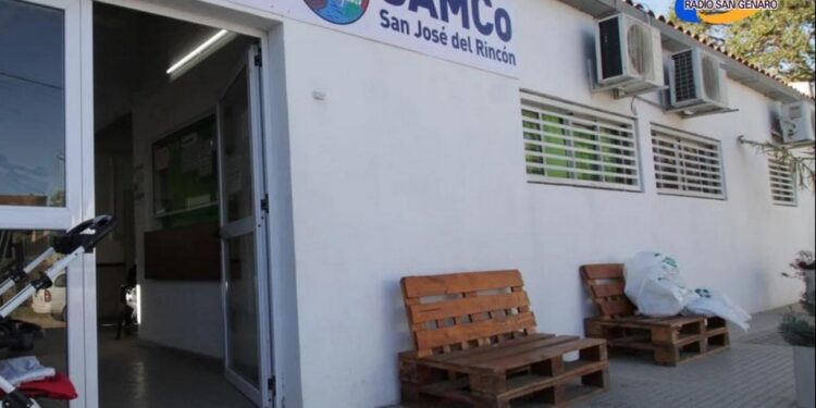 Demencial pelea entre hermanos en San José del Rincón: lo roció con combustible y lo prendió fuego