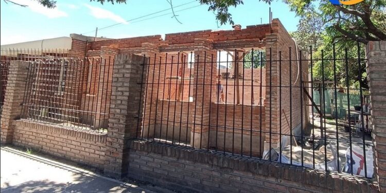 Avanza la construcción de una nueva aula en la Escuela N° 1232