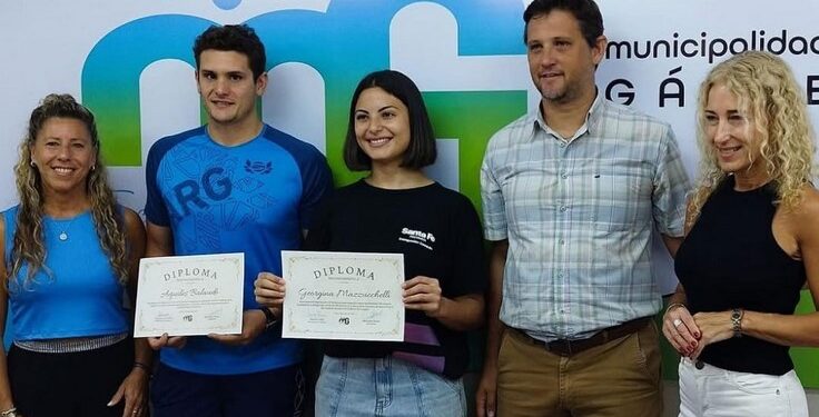 Gálvez: EL MUNICIPIO RECONOCIÓ A DOS JÓVENES QUE ESTE FINDEREPRESENTARÁN A LA CIUDAD EN EL DEPORTE Y LA CULTURA