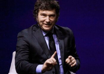 Javier Milei galornado en Estados Unidos durante la asunción de Trump por su desempeño en economía