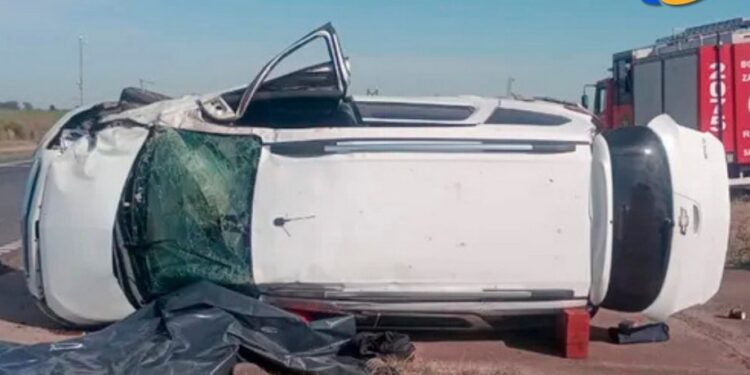 TRAGEDIA EN TIMBÚES: UN HOMBRE PERDIÓ LA VIDA Y SU HIJA SUFRIÓ LESIONES AL VOLCAR AUTO EN LA AUTOPISTA ROSARIO-SANTA FE