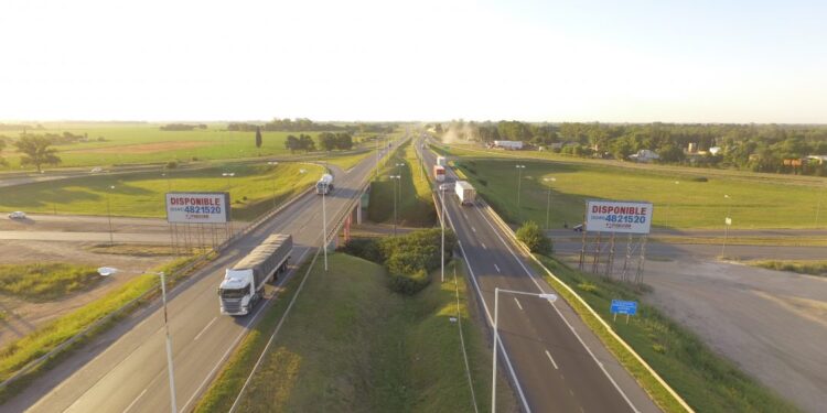 Violento asalto a un colectivo de larga distancia en ingreso a Rosario: balearon a un pasajero