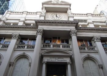 Bancarios acordó un nuevo aumento salarial: el básico queda en $1.648.506,09.