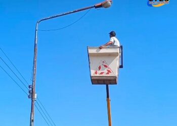 Cañada Rosquin: La comuna está llevando a cabo el cambio de luminarias del alumbrado público de la ruta 34.