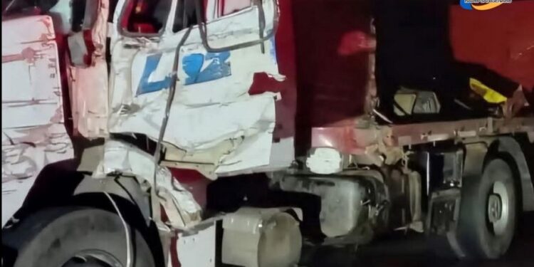 Cañada Rosquin: DOS CAMIONES CHOCARON ESTA MADRUGADA EN LA RUTA 34