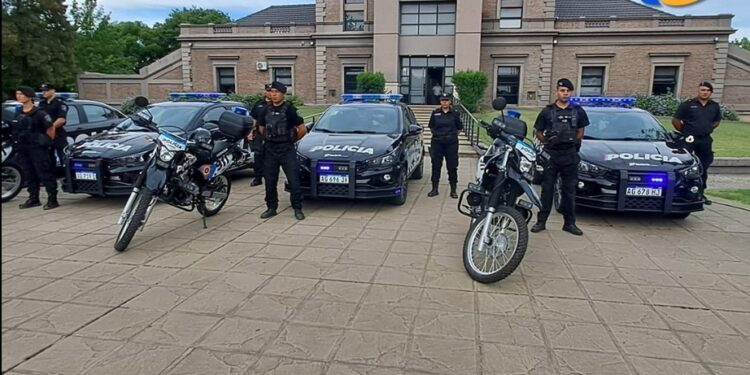 LA PROVINCIA ENTREGO AUTOS, MOTOS Y EQUIPAMIENTO TECNOLÓGICO A LA POLICÍA DEL DEPARTAMENTO SAN JERONIMO