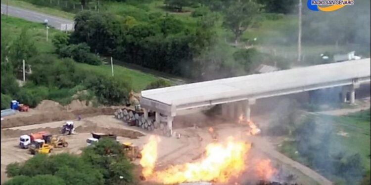 Explosión en un gasoducto de Córdoba deja cinco heridos graves y tres casas destruidas