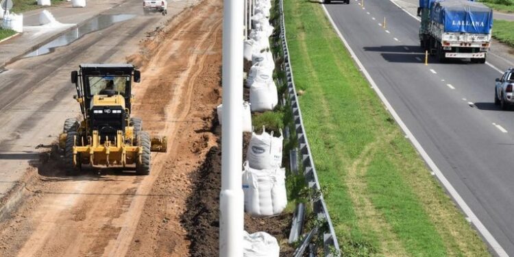 Operativo Cosecha: coordinan acciones para mantener el tránsito fluido mientras avanza la obra del tercer carril de la autopista