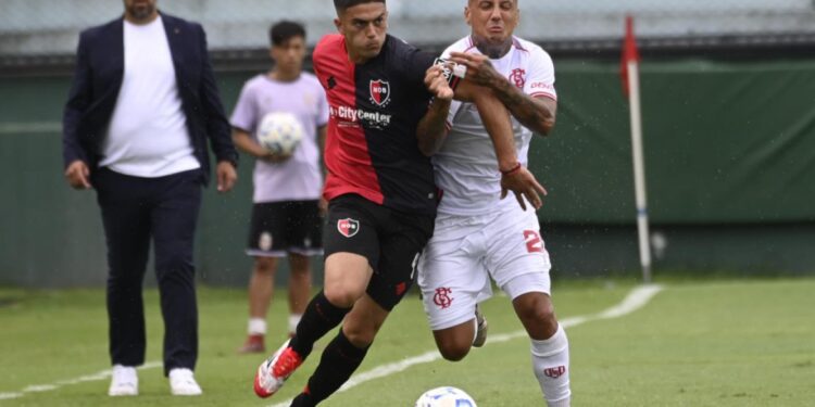 Newell’s en el debut de Fabbiani, volvió a perder