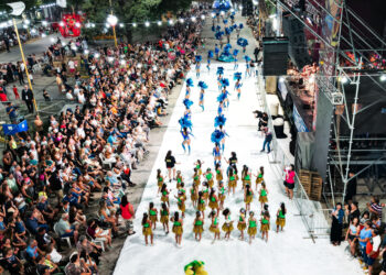 Más de 5000 personas disfrutaron de la apertura de los Carnavales de Sastre 2025