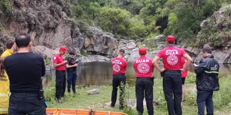 Córdoba Un turista de Capital Federal murió ahogado en el Dique La Quebrada en Rio Ceballos.