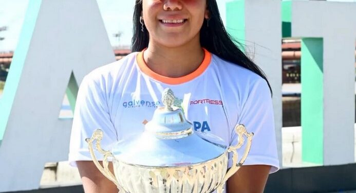 Santa Fe – Coronda LA CAMPEONA MAYTE PUCA, MERECÍA SONREÍR JUNTO A LA COPA DE LA MARATÓN