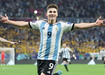 JULIÁN ALVAREZ CELEBRA SUS 25 AÑOS ¡FELIZ CUMPLEAÑOS, ARAÑA!