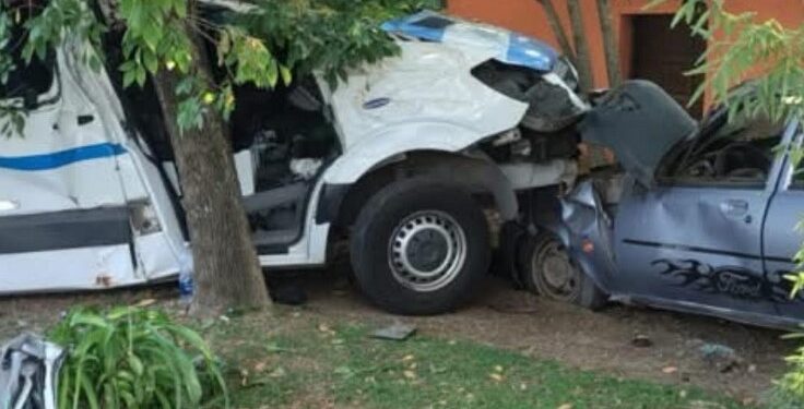 LA BANDA MUSICAL “LOS NÁUFRAGOS” CHOCÓ EN LA RUTA 11 Y 80 DE AROCENA