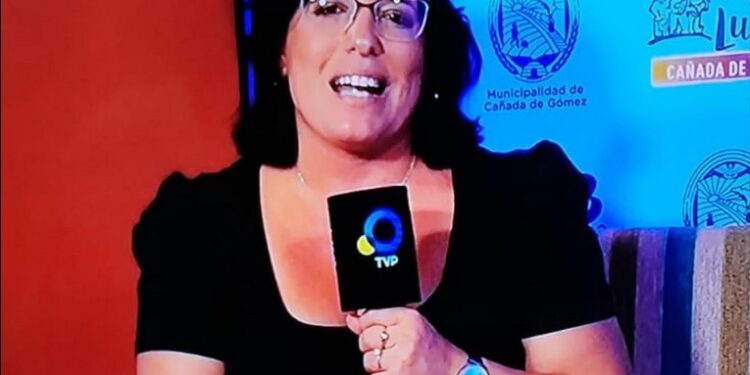 NUESTRA COMPAÑERA JESSICA IMAZ REALIZÓ LA COBERTURA DE LAS TRES LUNAS EN LA TV PÚBLICA