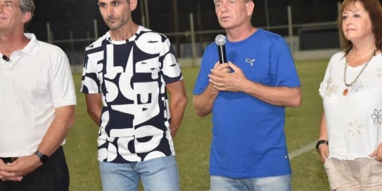 Las Parejas: inauguración de la nueva iluminación LED en el Estadio Roberto «Pato» Abbondanzieri de Argentino