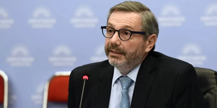 El Gobierno despidió al titular del ANSES