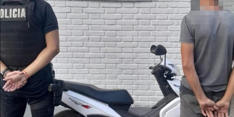IRIGOYEN: CIRCULABA EN UNA MOTO CON PEDIDO DE SECUESTRO POR ROBO