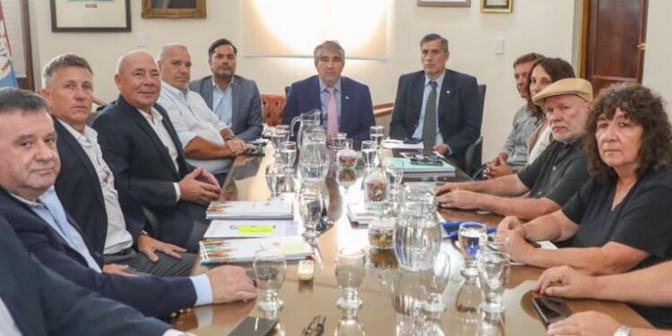 Provincia y gremios se reunieron en el marco de la paritaria de la administración central