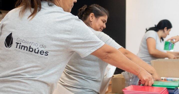 TIMBÚES HIZO ENTREGA DE MÁS DE 850 KITS ESCOLARES