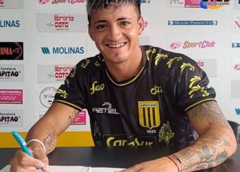 Esteban Zeballos firmó su contrato y se convirtió en nuevo jugador de Almirante Brown.
