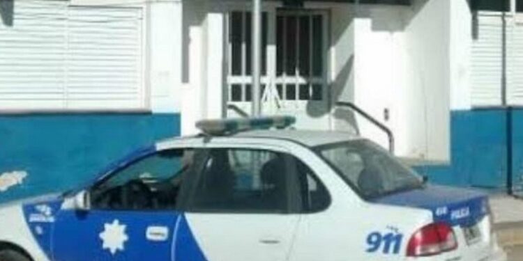 Dos robos millonarios en Armstrong.