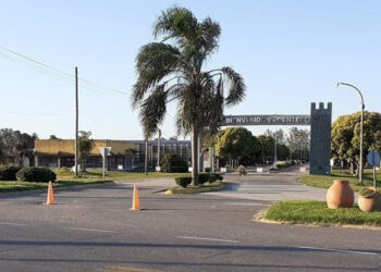 Centeno: Realizan obras de reparación en el ingreso principal. El tránsito pesado deberá utilizar el acceso del cementerio.