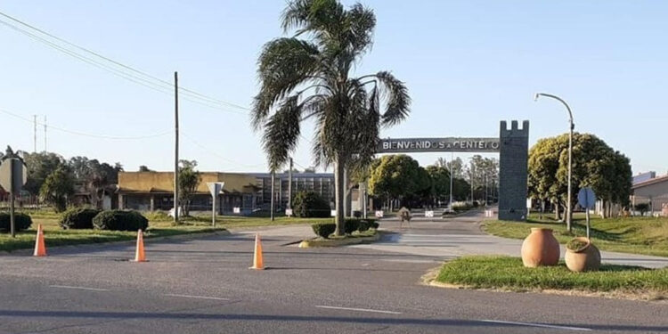 Centeno: Realizan obras de reparación en el ingreso principal. El tránsito pesado deberá utilizar el acceso del cementerio.