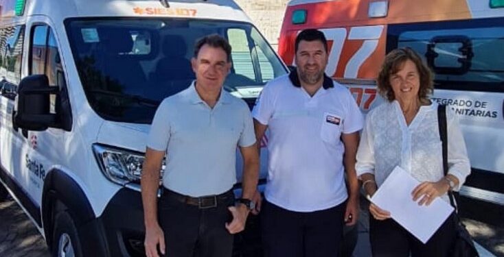 Totoras: LLEGA UNA NUEVA AMBULANCIA Y UN MINIBUS DE TRASLADO PARA EL SAMCO