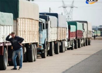 Autopista Rosario – Santa Fe: congestión vehicular y balizamiento a la altura de Puerto San Martín