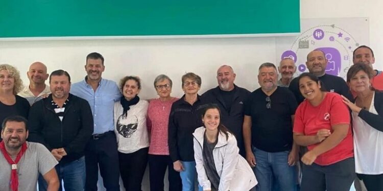 Centeno: EL SENADOR LEO DIANA HIZO ENTREGA DE APORTES A INSTITUCIONES