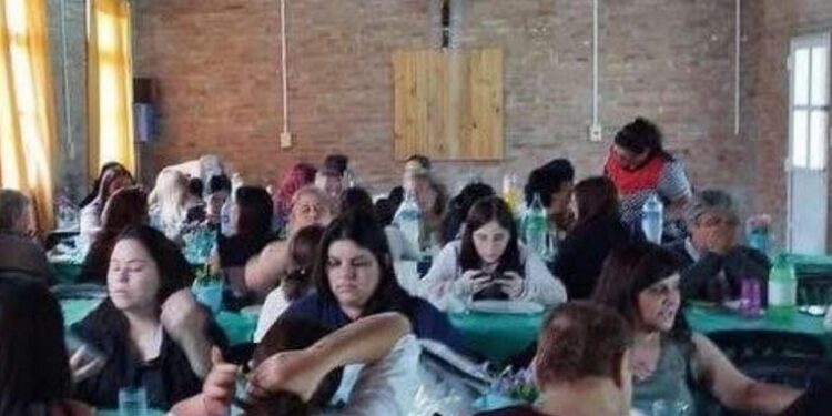 Clason: ALMUERZO POR EL «DIA DE LA MUJER»