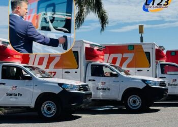 El senador Leonardo Diana acompañó el anuncio de la compra de 174 nuevos móviles para fortalecer la salud pública.