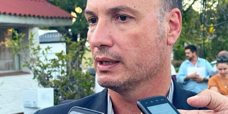 Enrico: “Jamás en la historia del país se tomó una decisión semejante”