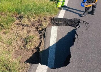 Hundimiento sobre el Canal San Carlos en Ruta 34 KM 347 a la altura de Arrufó