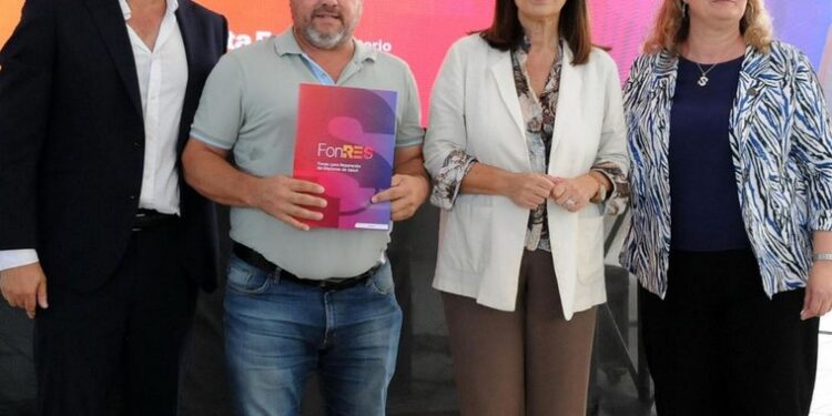 EL SENADOR LEO DIANA PARTICIPÓ EN LA FIRMA DE CONVENIOS DEL PROGRAMA FONRES