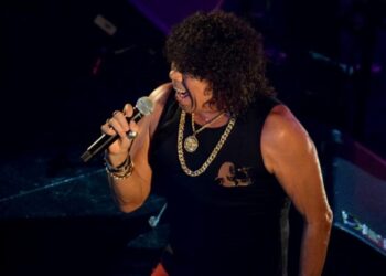 NOCHE HISTÓRICA: LA MONA JIMENEZ VOLVIÓ AL SARGENTO EN CÓRDOBA