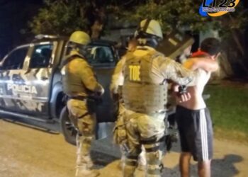 Monje: un hombre tomó de rehen a una familia y la rocío con alcohol amenazando con prender fuego