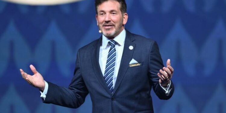 El presidente de la Conmebol en el dijo que «una Libertadores sin Brasil sería como Tarzán sin Chita» y después pidió disculpas