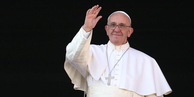 El Vaticano informó que el Papa Francisco «se mantuvo estable y ya no necesitó el uso de ventilación mecánica para respirar»