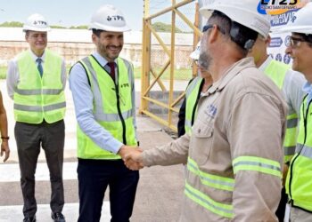 Pullaro anunció el primer embarque de litio exportado a China desde Rosario