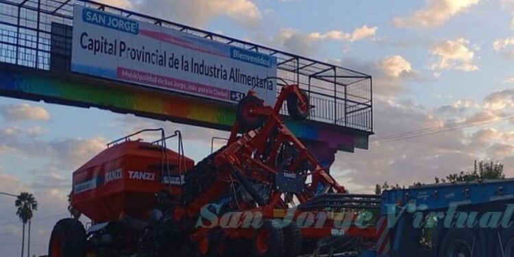 San Jorge: La municipalidad anunció el comienzo de la obra de reparación del puente peatonal sobre ruta 13.