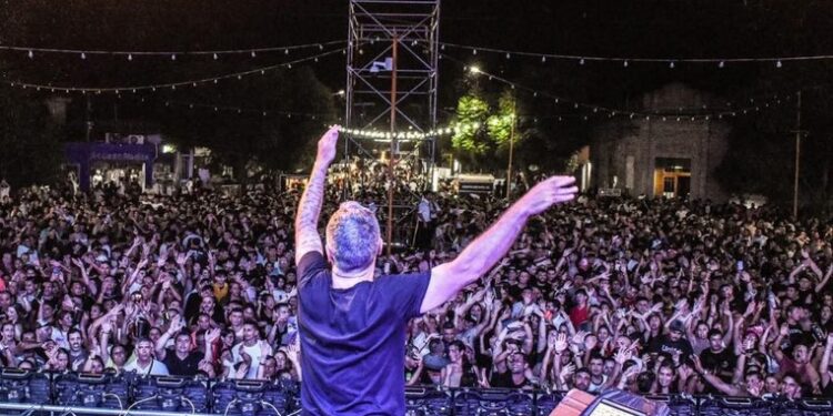 Sastre: Espectacular cierre de los Carnavales 2025 con el Show de El Loco Amato