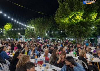 TIMBÚES: HOMENAJEÓ A CIENTOS DE MUJERES DEL PUEBLO EN UNA NOCHE A PURA DIVERSIÓN EN LA FIESTA DE LA MUJER