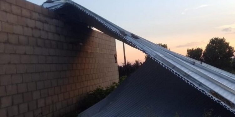 Centeno: EL FUERTE VIENTO PROVOCÓ SEVEROS DAÑOS EN LA LOCALIDAD