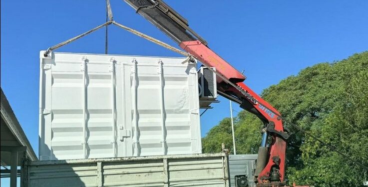 RECIBIERON LOS DOS CONTENEDORES QUE FORMARAN PARTE DE LA NUEVA PLANTA DE RESIDUOS ELÉCTRICOS Y ELECTRÓNICOS